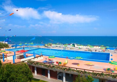 Camping Village Rosapineta***