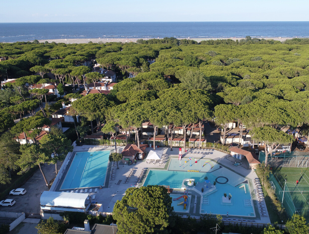 camping-mare-e-pineta-lido-di-spina-azzurro-dovolen-v-it-lii
