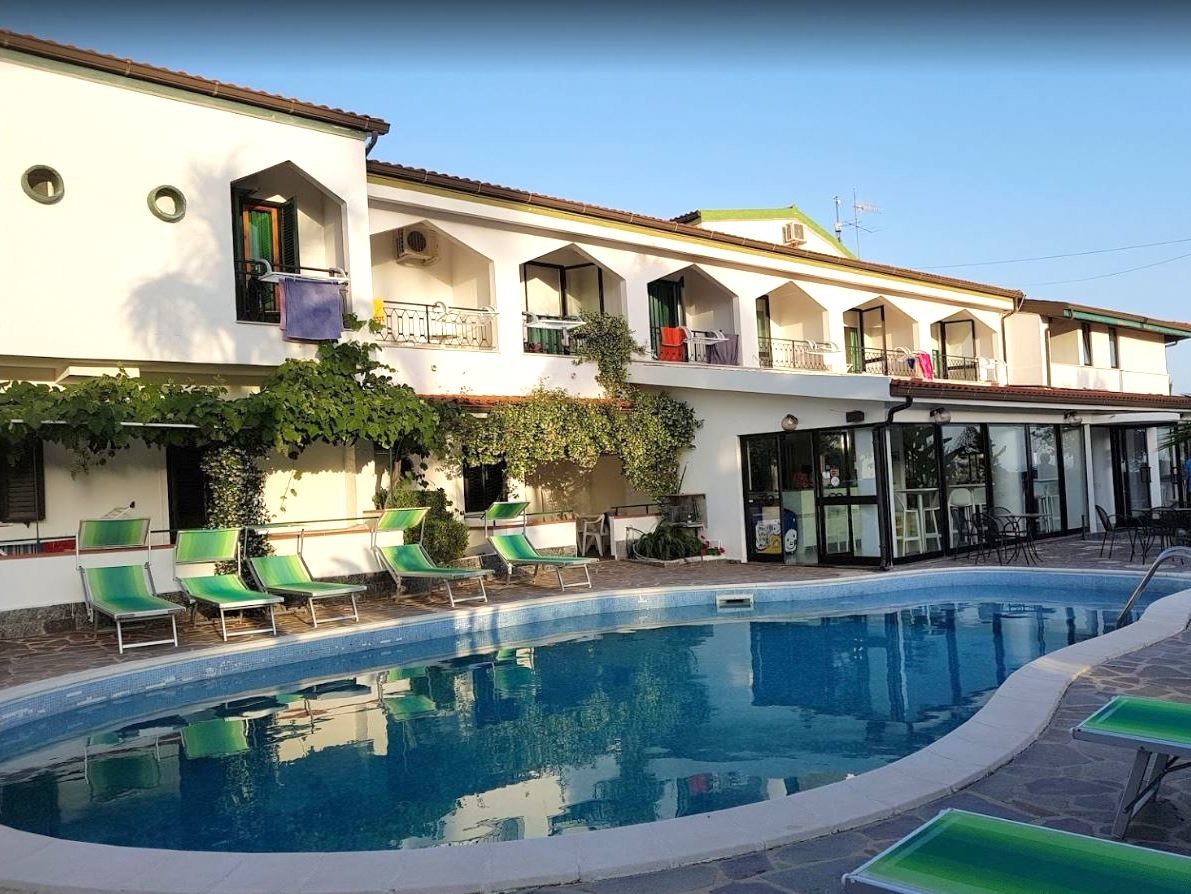 Hotel Marinella***ˢ Capo Vaticano Azzurro Dovolená v Itálii Hotel Marinella***ˢ Capo Vaticano Azzurro Dovolená v Itálii