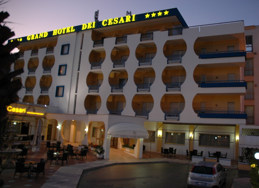 Grand hotel Dei Cesari**** (centrální část)