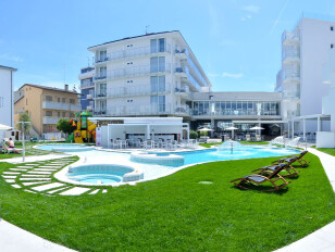 Marina Palace Suites & Apartments